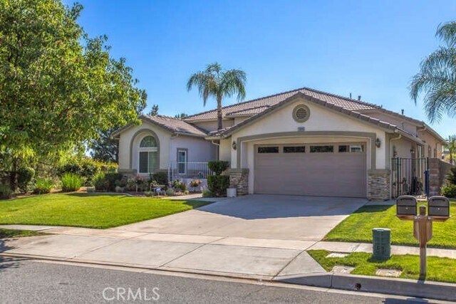 Foto del edificio - 13646 Canyon Crest Rd
