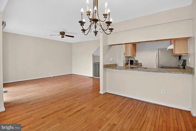 Foto del edificio - 9805 Lake Shore Dr