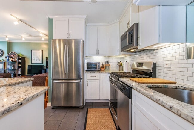 Building Photo - 6050 JFK Blvd E