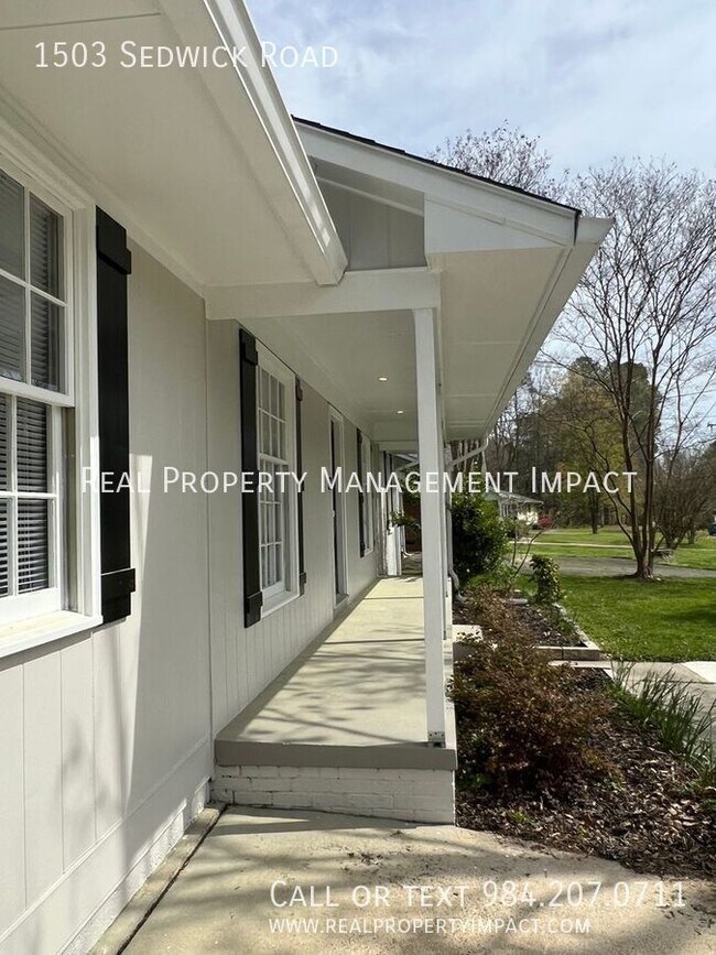 Foto del edificio - Vintage, 3-4 Bedroom 3 Bath Parkland Ranch...