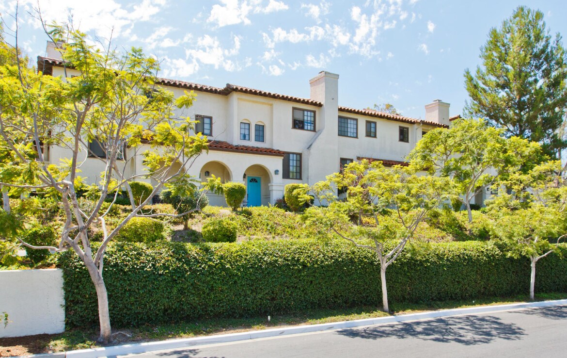 190 Bautista Ct, Oceanside, CA 92057 Condo for Rent in Oceanside, CA