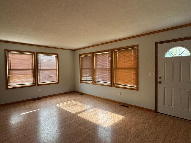 Building Photo - Indian Reserve Rental