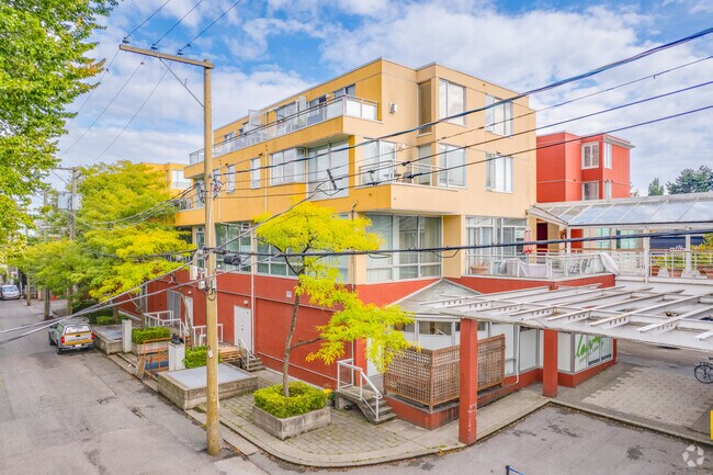 Building Photo - 2285 W 4th Ave