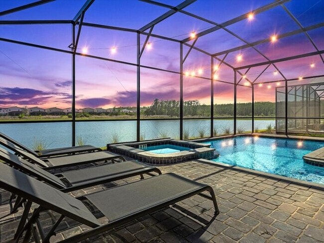 Building Photo - 4308PW  Brand New Storey Lake 9BR Villa/Su...