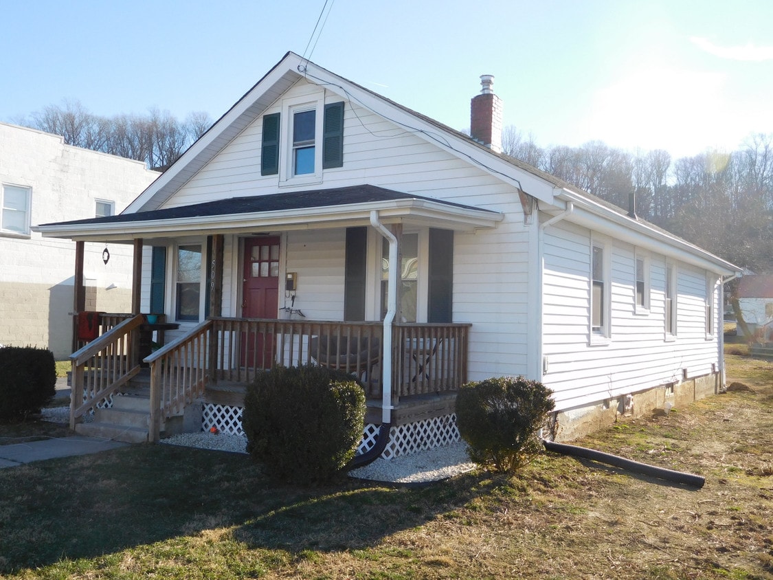 Primary Photo - 509 Fairfax