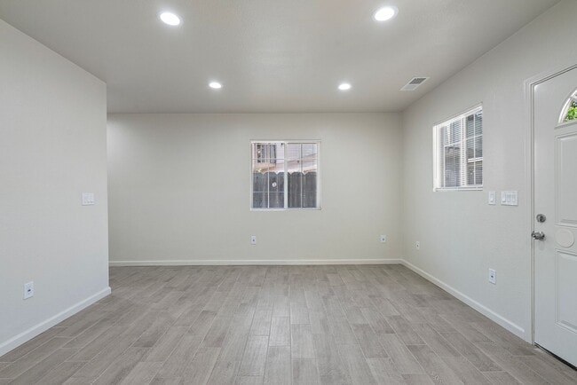 Building Photo - Just Built Property!