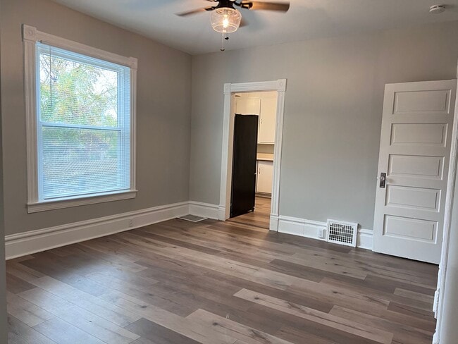 Building Photo - Recently Remodeled Home Close to Medical M...