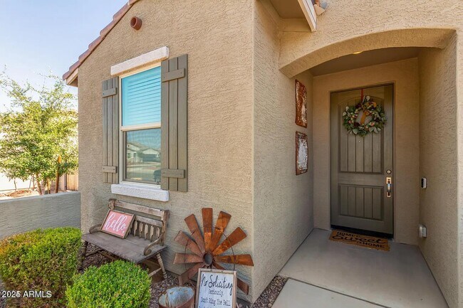 Foto del edificio - 17971 W Meadowbrook Ave