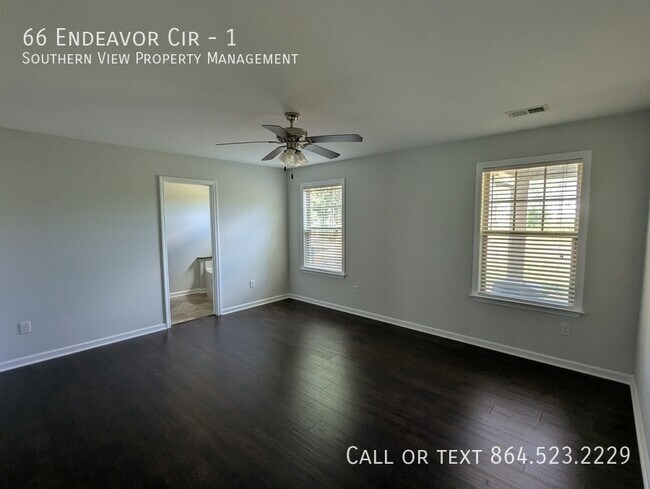 Foto del edificio - 66 Endeavor Cir