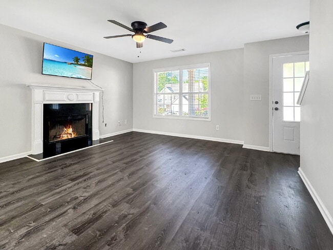 Photo - Now Available in Heritage Pointe! Apartment