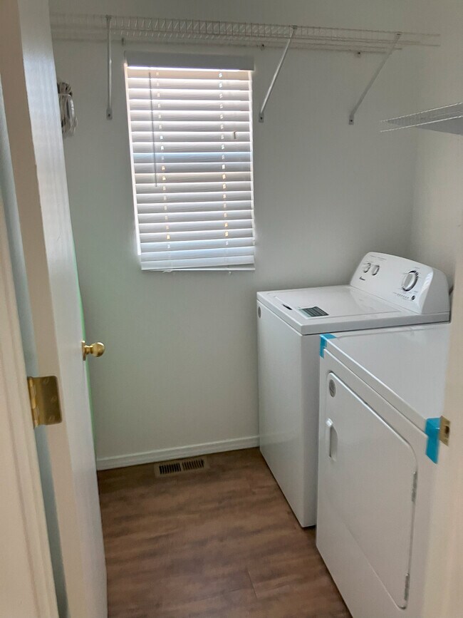 Foto del edificio - 7616 Stadler Ave NW