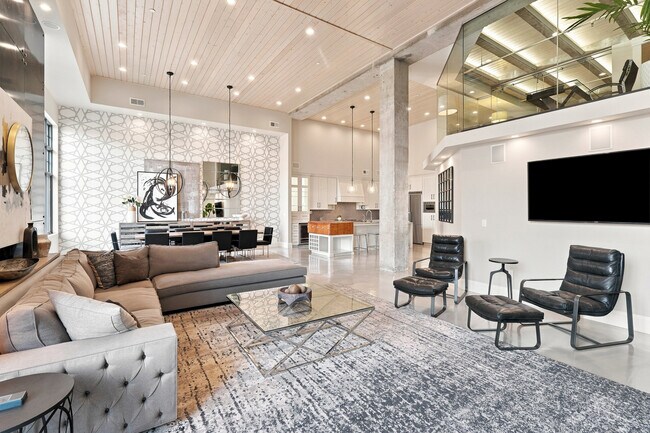 Foto del edificio - 809 W Main Ave