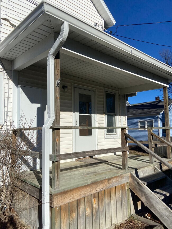 Second entry - 206 S Higbee St