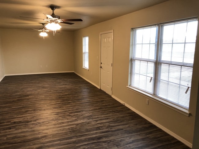 Phase 2 Living Room - Barton Court Apartments
