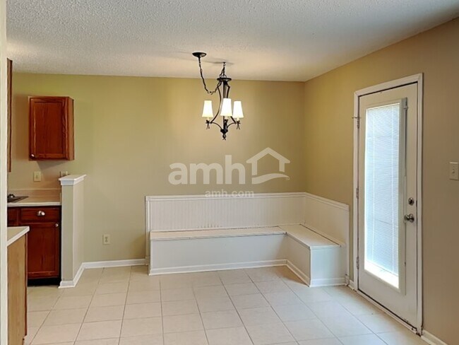 Building Photo - 2411 Collins Way