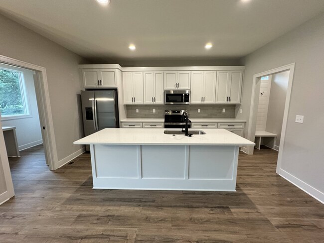 Building Photo - 1509 SW Heartwood Dr