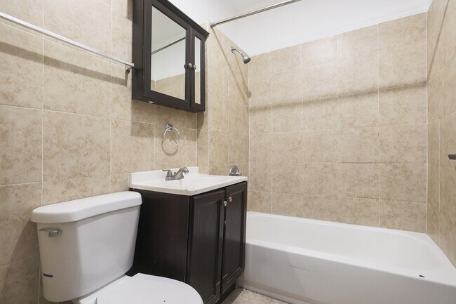 Foto del edificio - 8003 S Ada St