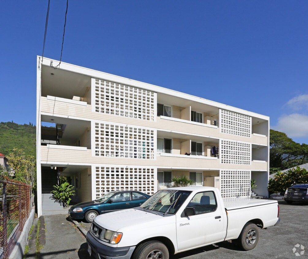 Primary Photo - 2948 E Manoa Rd