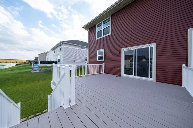 Building Photo - 18346 Greenstone Way