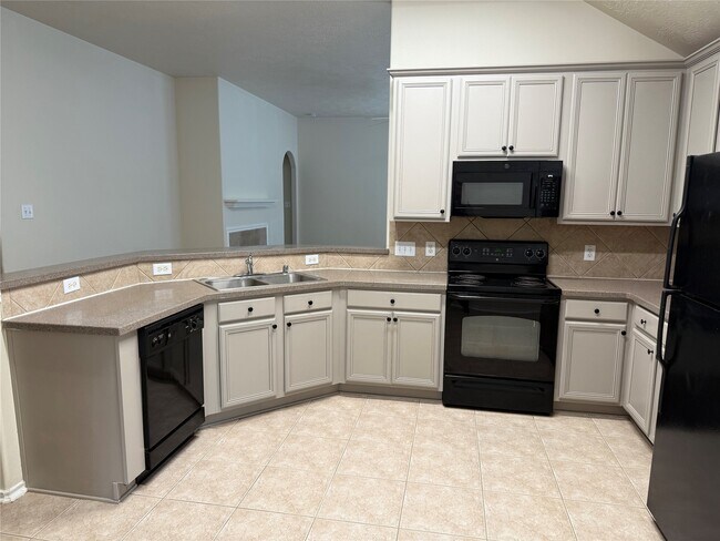 Foto del edificio - 5118 Birch Manor Ln