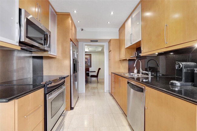 Foto del edificio - 20191 E Country Club Dr