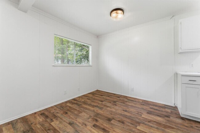 Foto del edificio - 6601 Stonleigh Pl