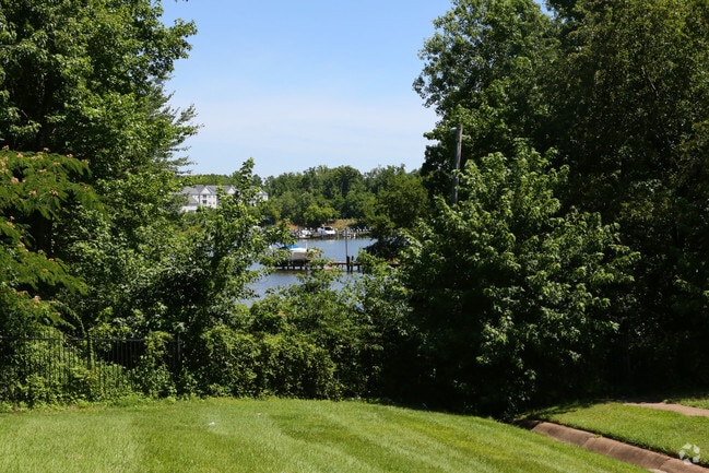 Water View - Middle River Overlook