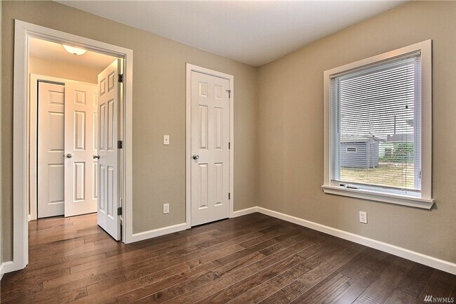 Foto del edificio - Charming craftsman home with a large lot a...