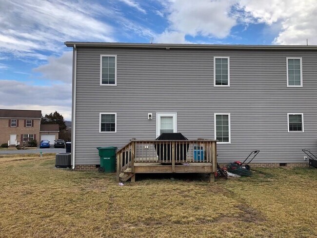 Building Photo - 66 S Mountain Dr