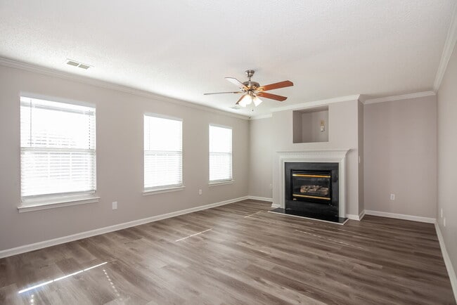 Foto del edificio - 6021 Pennycross Ln