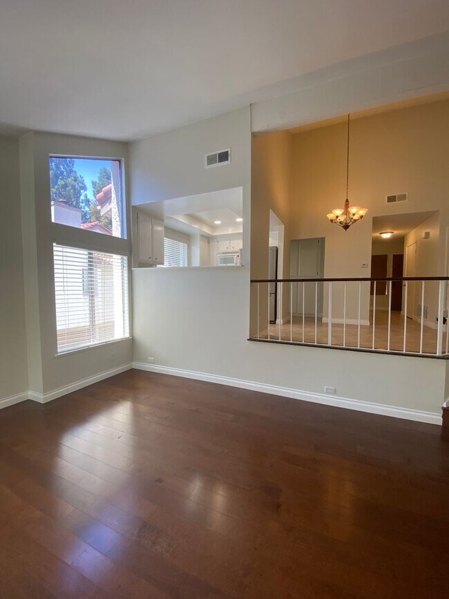 Foto del edificio - 1 bed, 1 bath Sycamore Villas Condo