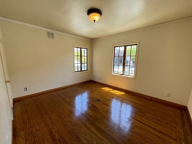 Building Photo - Cozy 2 Bed 1 Bath in Berkeley