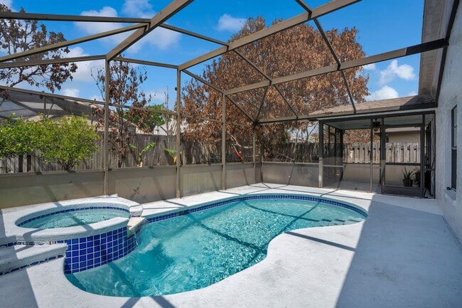 Building Photo - 4805 Kingston Cir