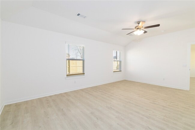 Building Photo - 581 Crystal Dr