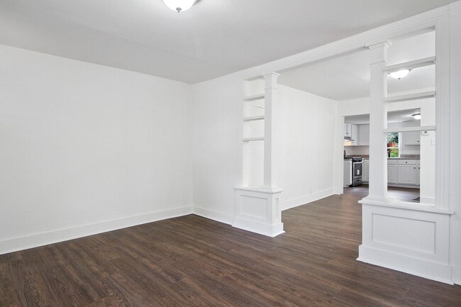 Building Photo - Coming Soon! Bright and Cozy 2 Bedroom, 1 ...