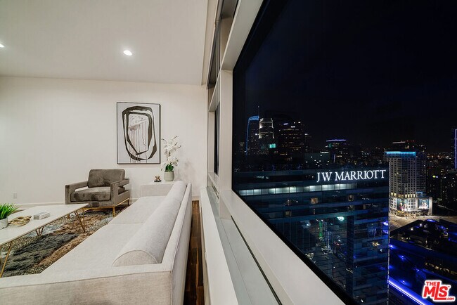 Foto del edificio - 900 W Olympic Blvd