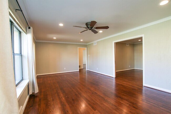 Foto del edificio - 6824 Southridge Dr