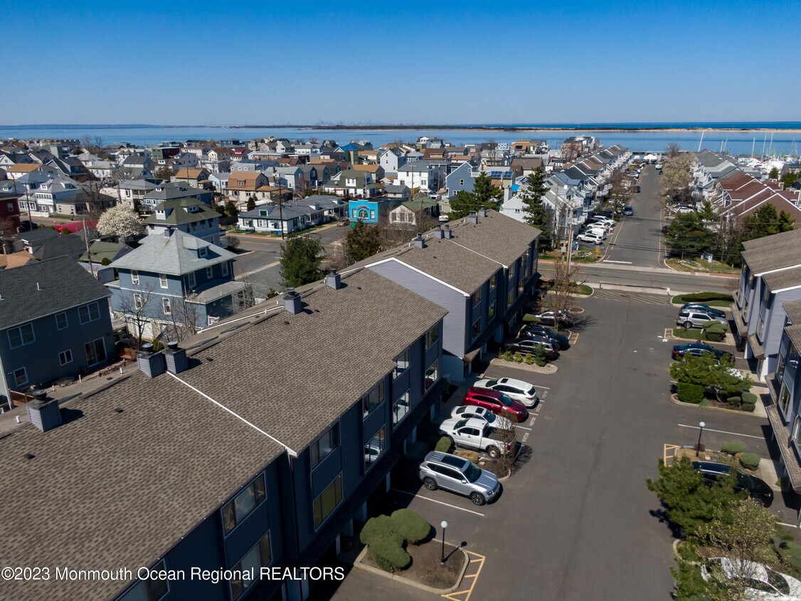 Primary Photo - 214 Marina Dr