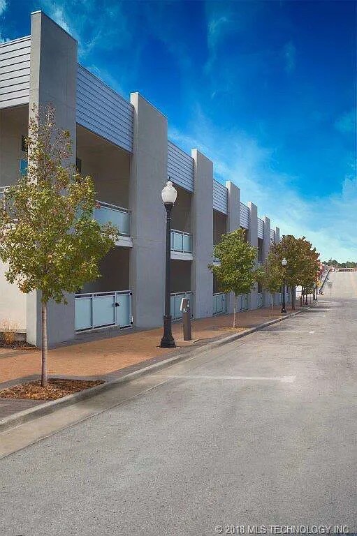 Building Photo - 108 S Boulder Ave