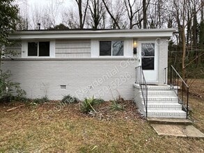 Building Photo - 1742 Academy St