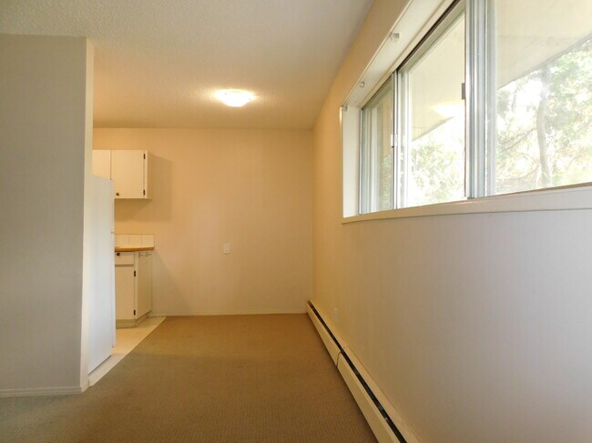 Photo du bâtiment - 322-326 6 Ave NE