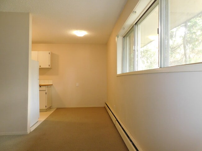 Photo du bâtiment - 322-326 6 Ave NE