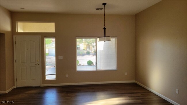 Building Photo - 10420 Sawmill Ave