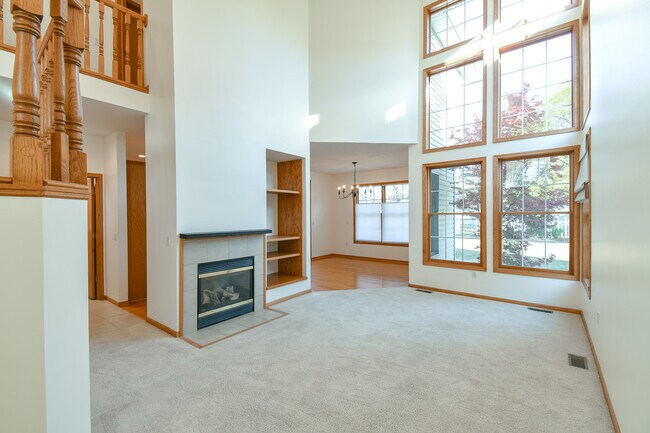 Foto del edificio - 9416 Forest Glen Dr