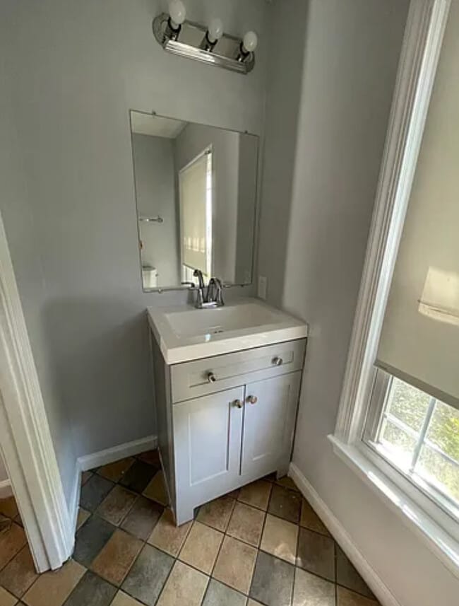 powder room - 3034 Hickory Grove Ct