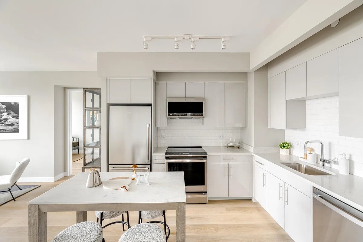 Building Photo - 5-09-9 48th Ave