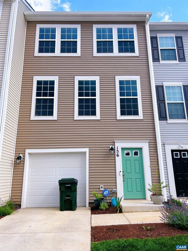 Foto principal - 156 Cheshire Ln