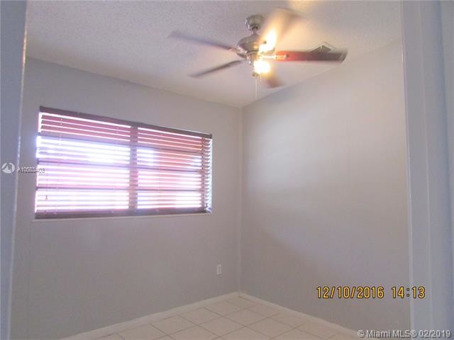 Foto del edificio - 18360 Mediterranean Blvd