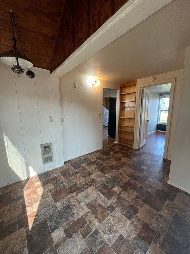 Foto del edificio - 3-Bedroom 2-Bathroom house in Pleasant hill