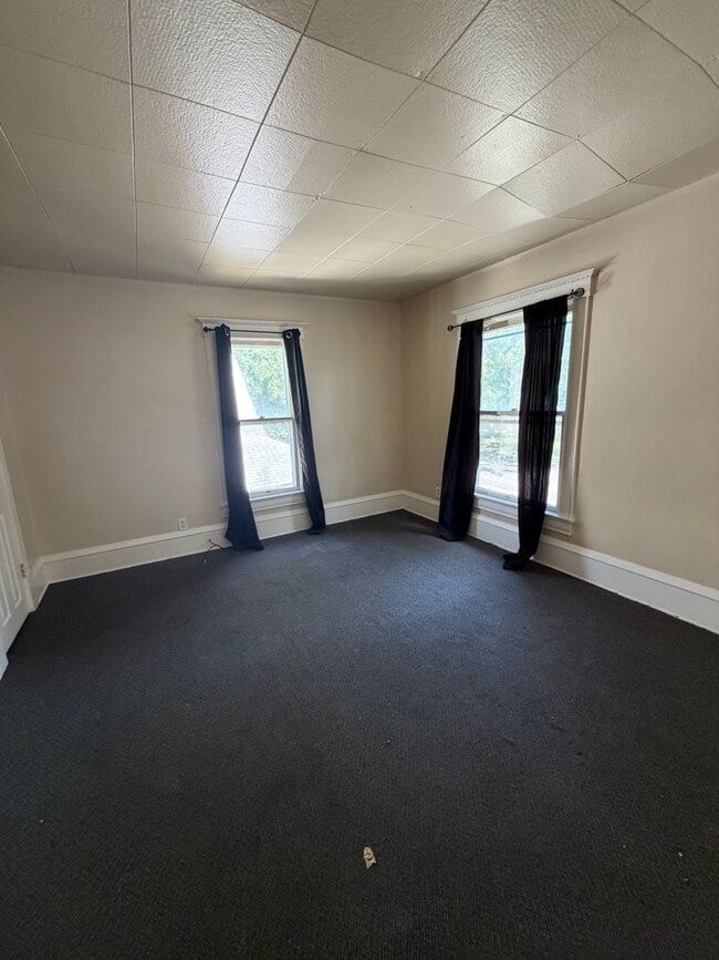 Foto del edificio - 1527 N Main St